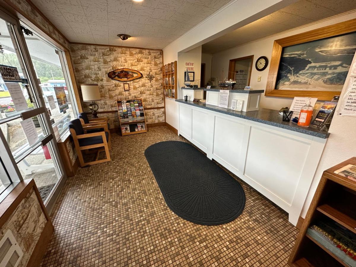 Winchester Bay Inn Reedsport Bagian luar foto