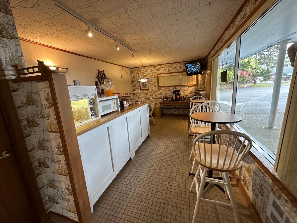 Winchester Bay Inn Reedsport Bagian luar foto