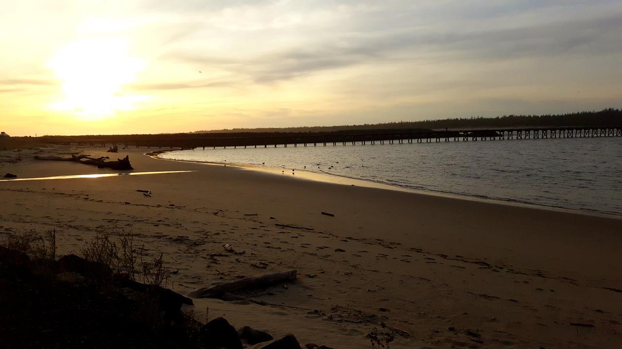 Winchester Bay Inn Reedsport Bagian luar foto